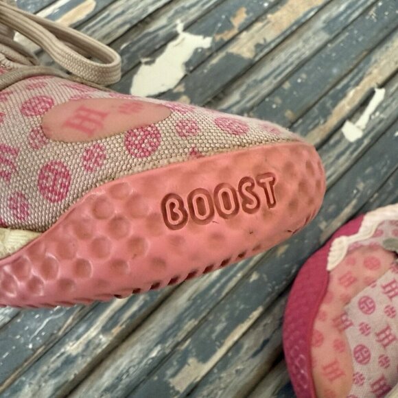 Athletic_Shoes
